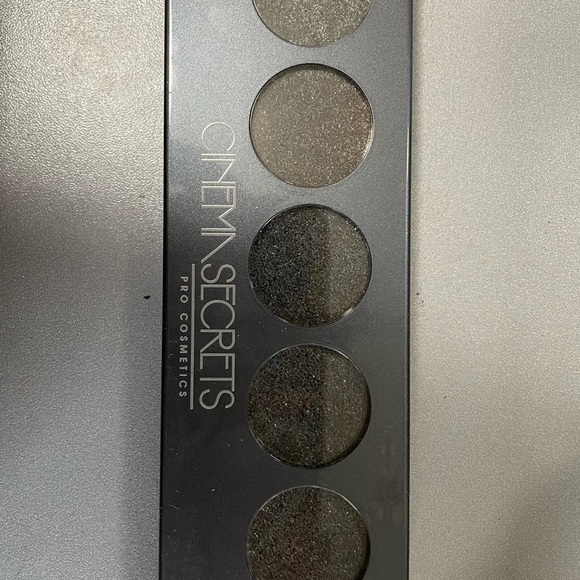 Eyeshadow Palette - No. 5 Smokey collection - Picture 2 of 4